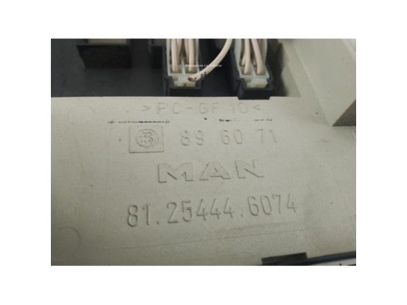 81254446074 CAJA FUSIBLES INTERIOR (BSI)  MAN TGL|Desguaces La Cabaña