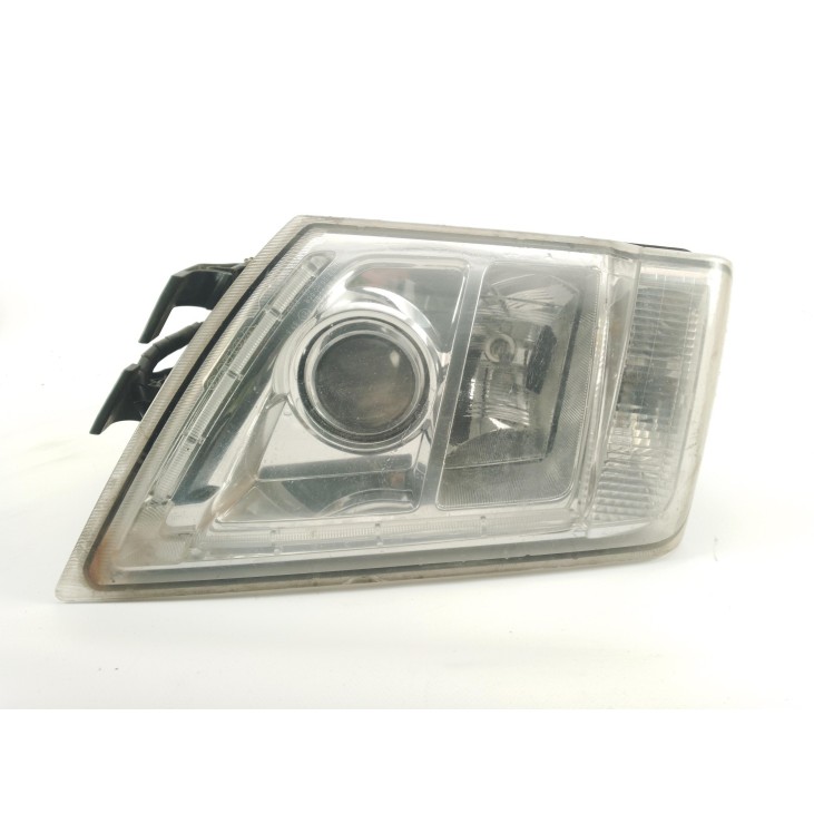 82304585 FARO DERECHO  VOLVO FH|Desguaces La Cabaña