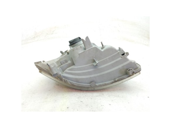 8200163516 FARO IZQUIERDO  RENAULT TRUCKS MASCOTT Caja/Chasis|Desguaces La Cabaña