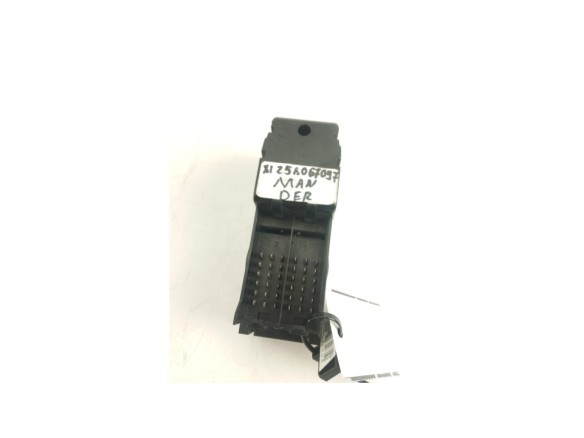  81258067097 MANDO ELEVALUNAS PUERTA LAT DEL DER  MAN TGA|Desguaces La Cabaña