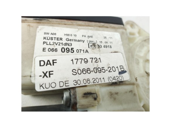S066 095 201B MOTOR ELEVALUNAS PUERTA LAT DEL IZQ DAF XF 105|Desguaces La Cabaña