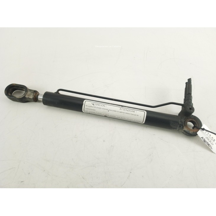 81978110042 PISTON ELEVAR CABINA MAN M 2000 L|Desguaces La Cabaña