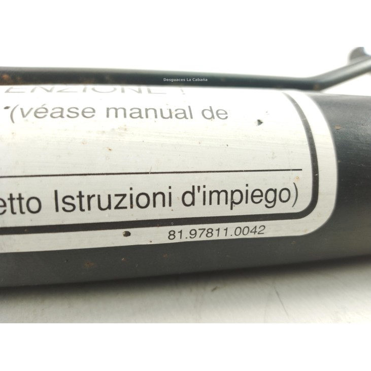 81978110042 PISTON ELEVAR CABINA MAN M 2000 L|Desguaces La Cabaña