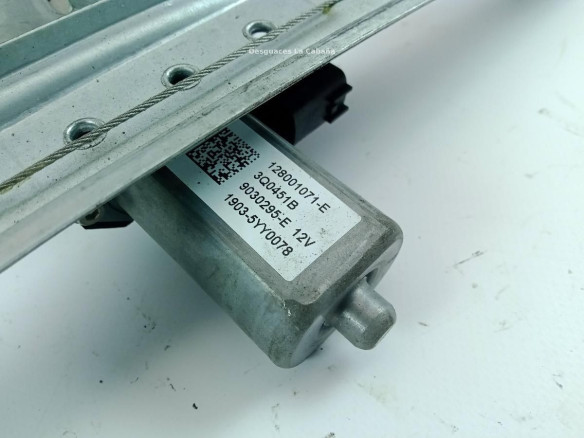 128001071E ELEVALUNAS PUERTA LAT DEL DER DACIA DUSTER |Desguaces La Cabaña