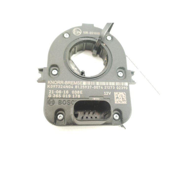 81617016643 GUANTERA SUPERIOR DER MAN TGX II|Desguaces La Cabaña 2