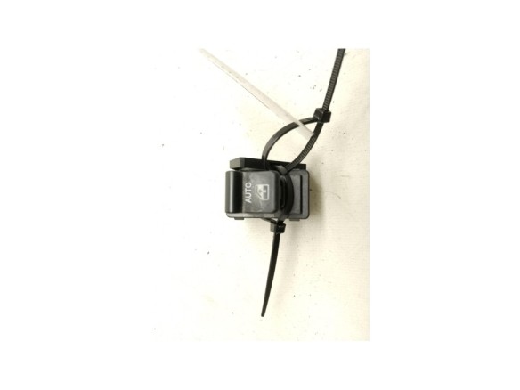 0000735603932 MANDO ELEVALUNAS PUERTA LAT DEL DER JEEP RENEGADE Todo terreno, cerrada (BU)|Desguaces La Cabaña