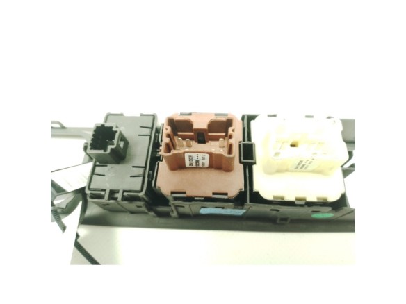 MANDO ELEVALUNAS PUERTA LAT DEL IZQ RENAULT CLIO IV (BH_)|Desguaces La Cabaña