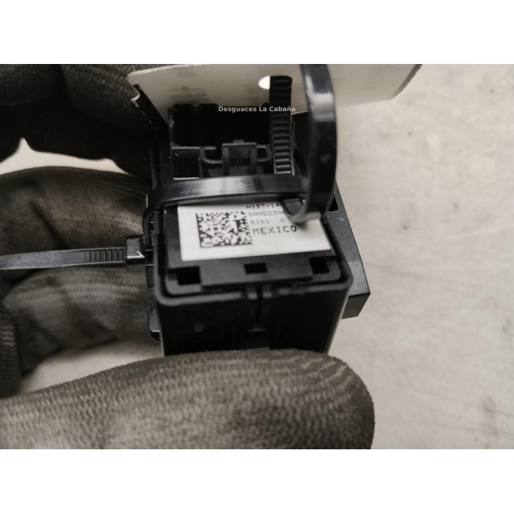 2490173 MANDO ELEVALUNAS PUERTA LAT DEL DER FORD FOCUS IV (HN)|Desguaces La Cabaña