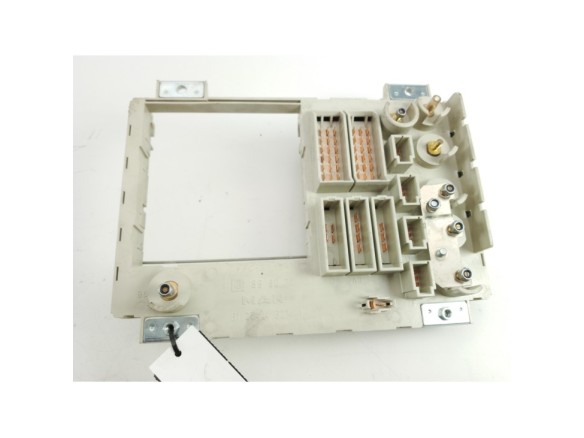 81254446074 CAJA FUSIBLES INTERIOR (BSI)  MAN TGX|Desguaces La Cabaña