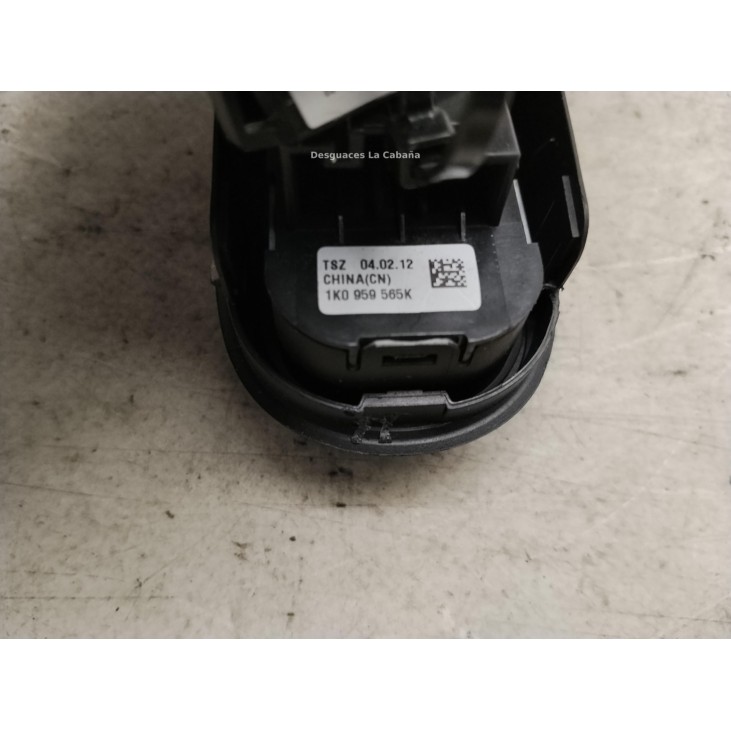   MANDO ELEVALUNAS PUERTA LAT DEL IZQ VW GOLF VI Variant (AJ5)|Desguaces La Cabaña