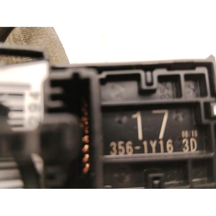8481002260 MANDO ELEVALUNAS PUERTA LAT DEL DER TOYOTA YARIS CROSS (MXP_)|Desguaces La Cabaña