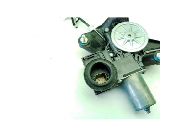 698200D590 ELEVALUNAS PUERTA LAT DEL IZQ TOYOTA YARIS CROSS (MXP_)|Desguaces La Cabaña