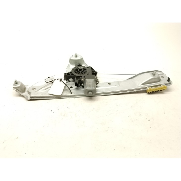 827208597R ELEVALUNAS PUERTA LAT TRA DER DACIA DUSTER (HM_)|Desguaces La Cabaña