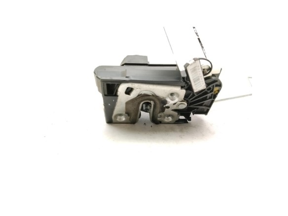 825023654R CERRADURA PUERTA LAT TRA DER DACIA DUSTER (HM_)|Desguaces La Cabaña