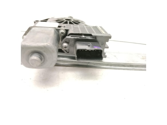 807217664R ELEVALUNAS PUERTA LAT DEL IZQ DACIA DUSTER (HM_)|Desguaces La Cabaña