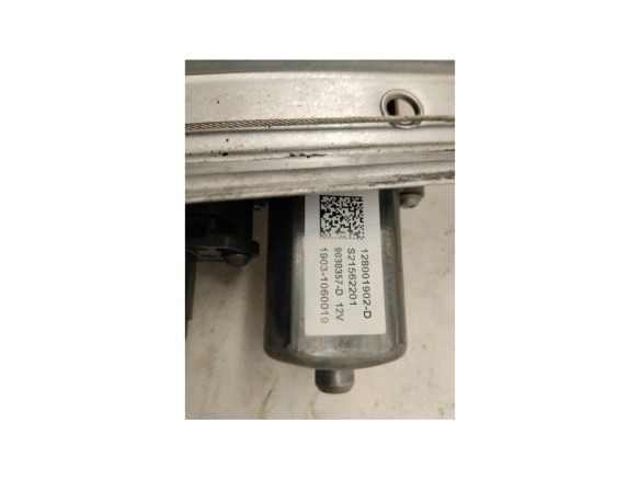 807217664R ELEVALUNAS PUERTA LAT DEL IZQ DACIA DUSTER (HM_)|Desguaces La Cabaña