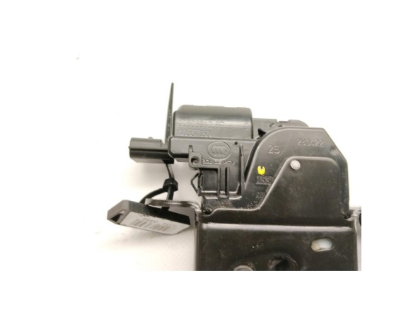 905039428R CERRADURA PORTON / TAPA MALETA DACIA DUSTER (HM_)|Desguaces La Cabaña