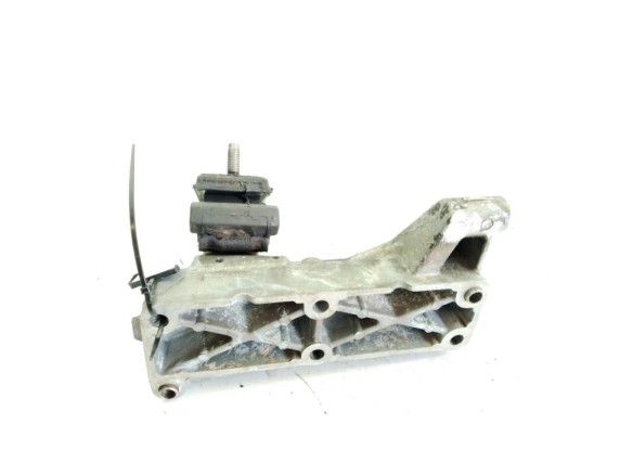   SOPORTE MOTOR IZQ IVECO DAILY VI Caja/Chasis|Desguaces La Cabaña