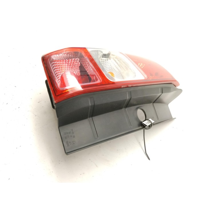 821007807R PUERTA LAT TRA DER DACIA DUSTER|Desguaces La Cabaña 2