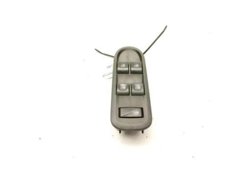 821007807R PUERTA LAT TRA DER DACIA DUSTER|Desguaces La Cabaña