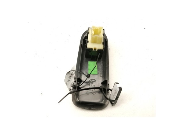 8200467835 MANDO ELEVALUNAS PUERTA LAT DEL DER DACIA DUSTER|Desguaces La Cabaña