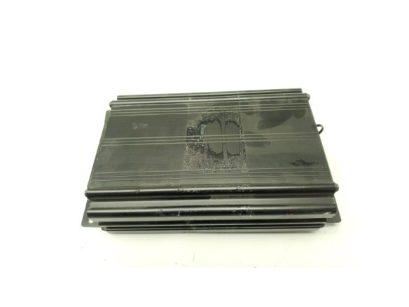 8N8035223 AMPLIFICADOR ANTENA AUDI TT (8N3)|Desguaces La Cabaña