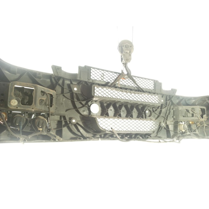 504284316 PARAGOLPES DELANTERO IVECO Stralis|Desguaces La Cabaña