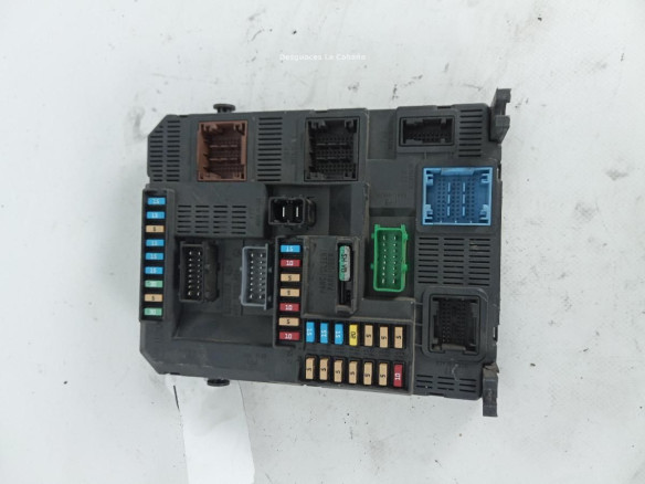 9807531680 CAJA FUSIBLES INTERIOR (BSI) CITROEN C4 CACTUS |Desguaces La Cabaña