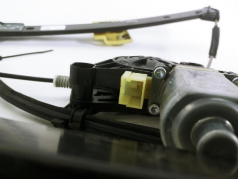 5Q0959802B ELEVALUNAS PUERTA LAT DEL DER AUDI Q2 (GAB) |Desguaces La Cabaña