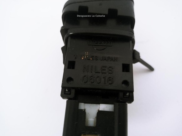 06016 INTERRUPTOR WARNING NISSAN ALMERA II Hatchback (N16) |Desguaces La Cabaña