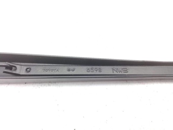 6598 BRAZO LIMPIAPARABRISAS DEL DER TOYOTA AVENSIS (_T25_) |Desguaces La Cabaña