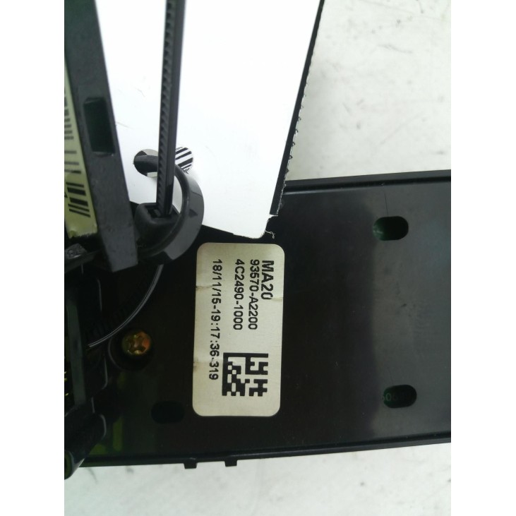 93570A2200 MANDO ELEVALUNAS PUERTA LAT DEL IZQ KIA CEE'D (JD) |Desguaces La Cabaña